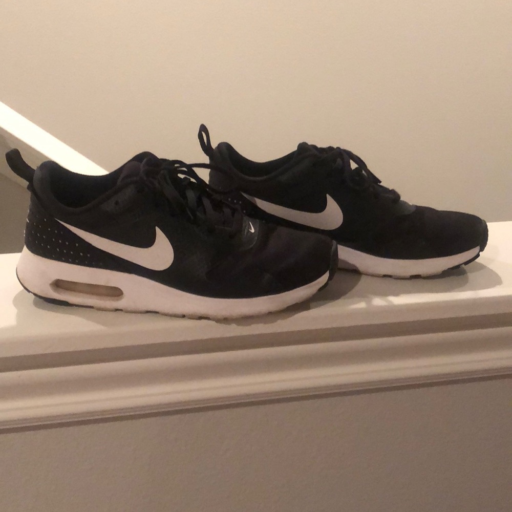 Nike Air Max Tavas size 9